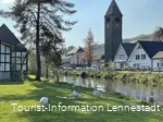 Lenne mit Blick auf die Kirche
